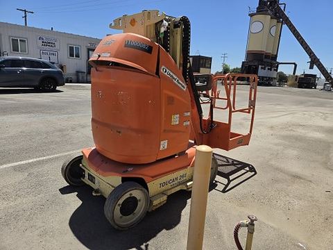 2019 JLG T26E Boom Vertical Mast 26-27' Self Propelled
