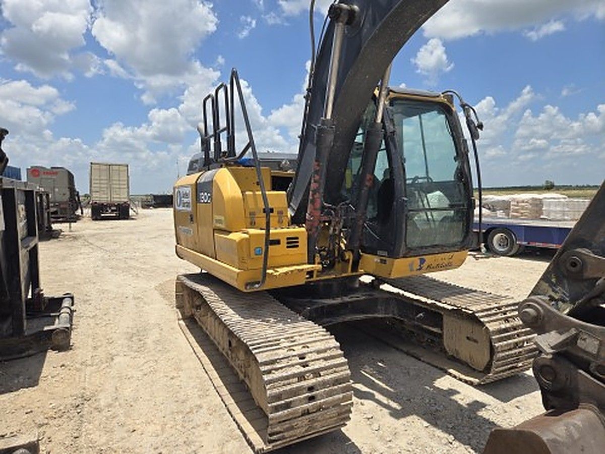 JOHN DEERE 130G LC photo 2