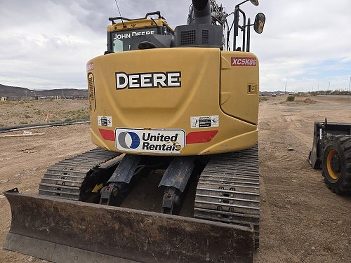 JOHN DEERE 135G photo 3