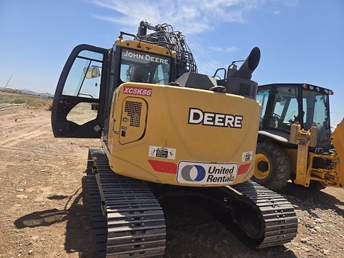 JOHN DEERE 135G photo 6
