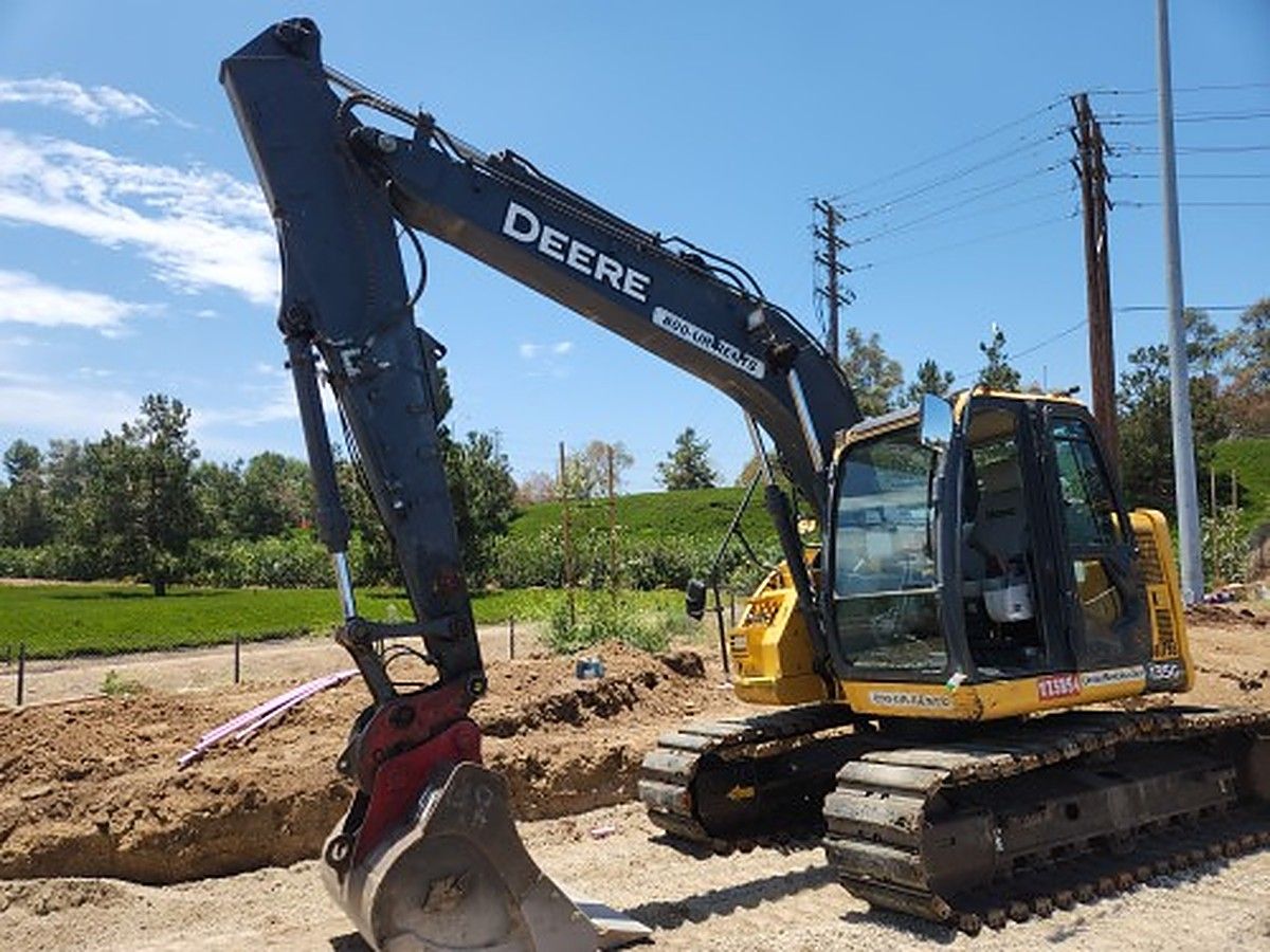 JOHN DEERE 135G photo 7