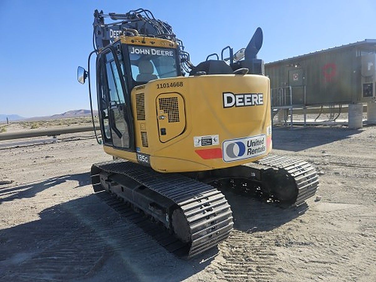 JOHN DEERE 135G photo 2