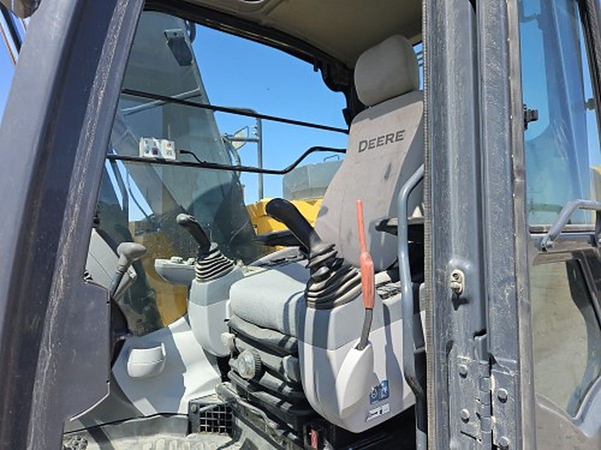 JOHN DEERE 135G photo 12