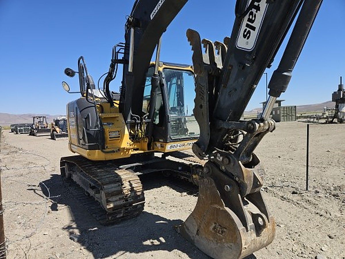 JOHN DEERE 135G photo 15