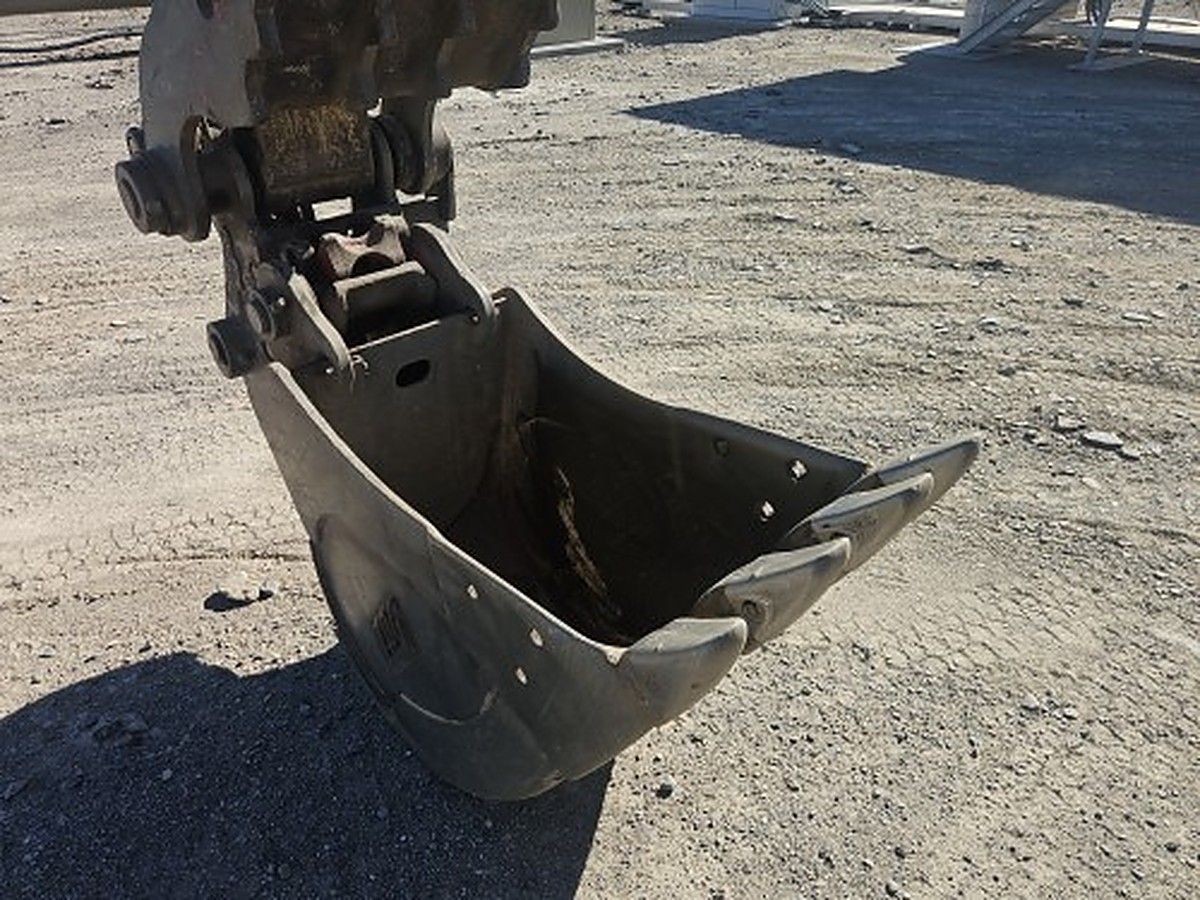 JOHN DEERE 135G photo 16