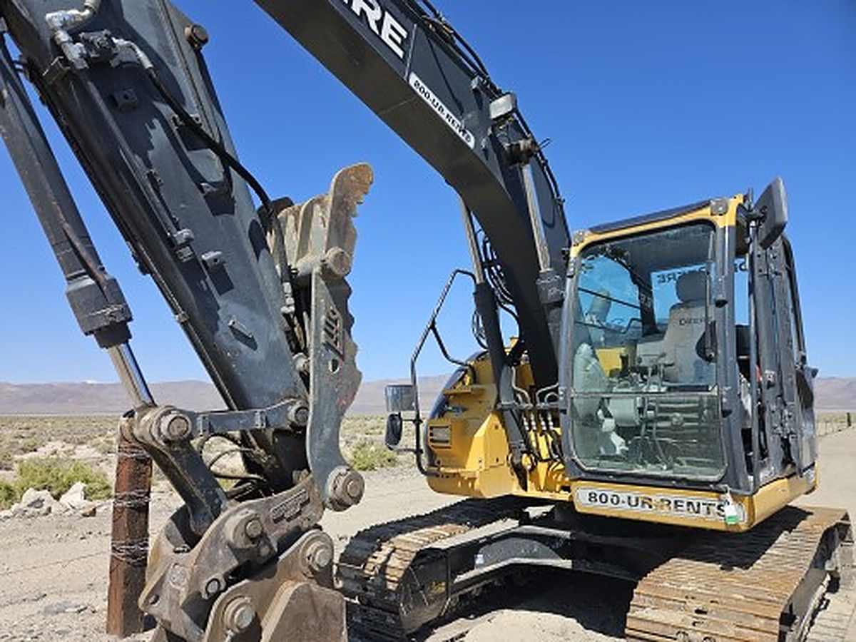 JOHN DEERE 135G photo 17