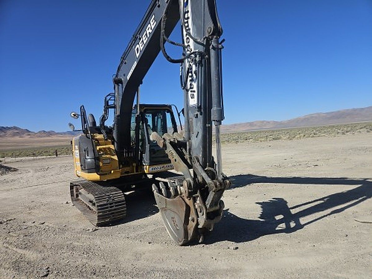 JOHN DEERE 135G photo 20