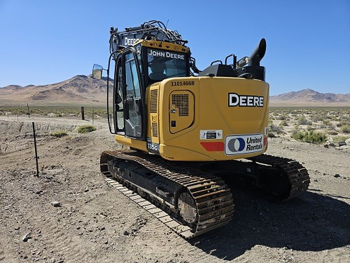 JOHN DEERE 135G photo 4