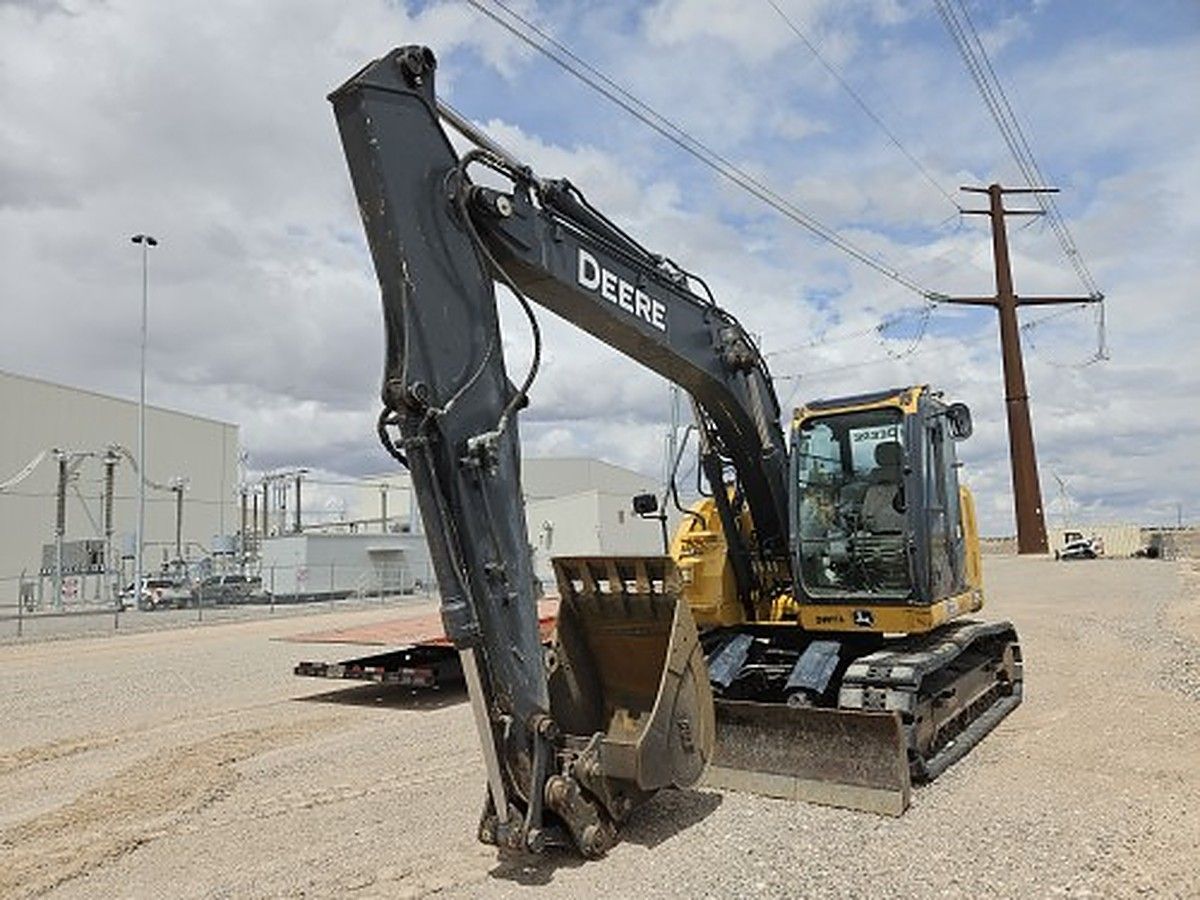 JOHN DEERE 135G photo 2