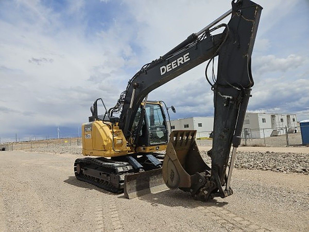 JOHN DEERE 135G photo 4