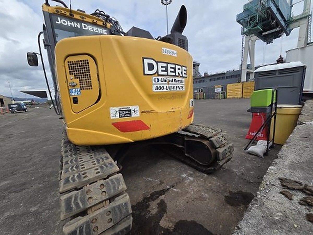 JOHN DEERE 135G photo 5