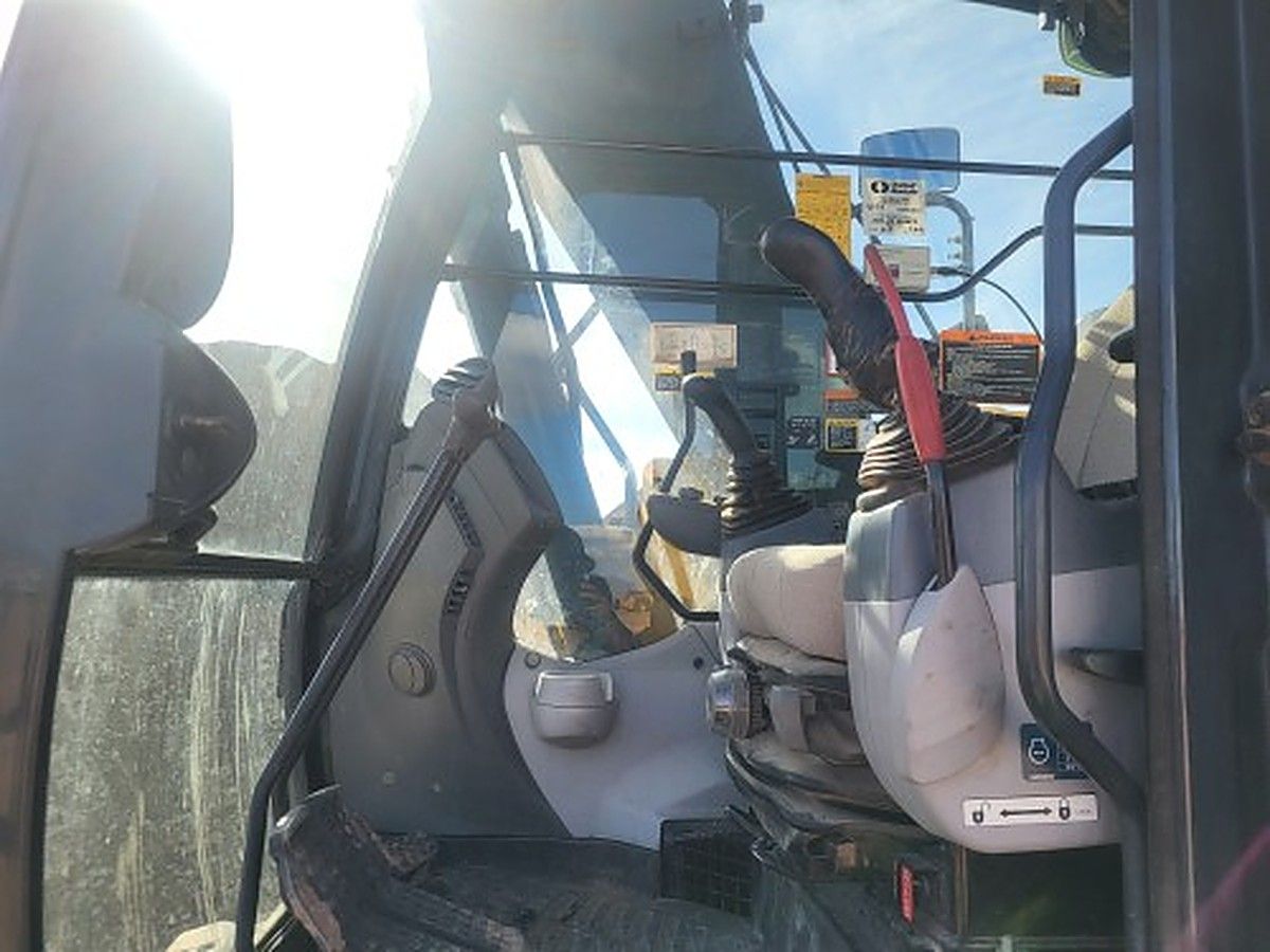 JOHN DEERE 135G photo 3