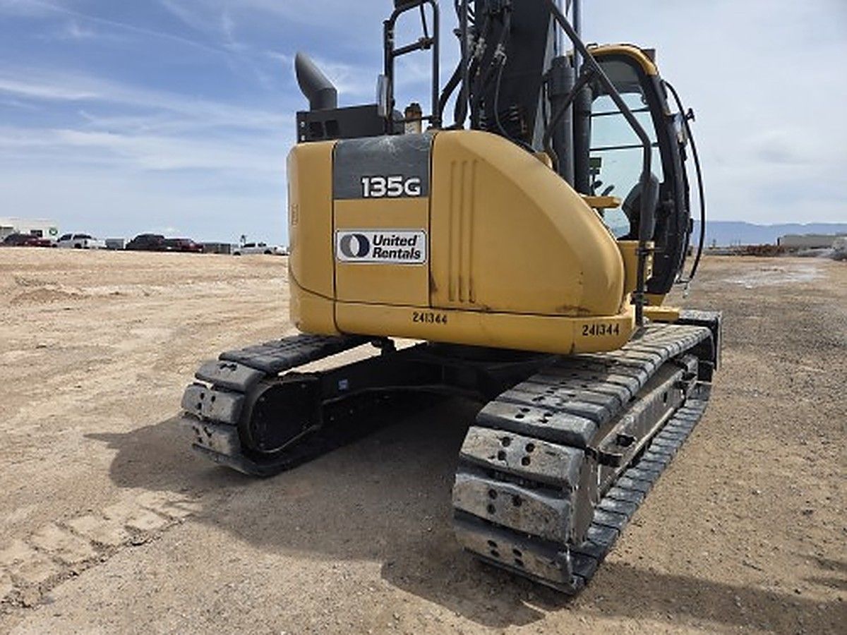 JOHN DEERE 135G photo 5