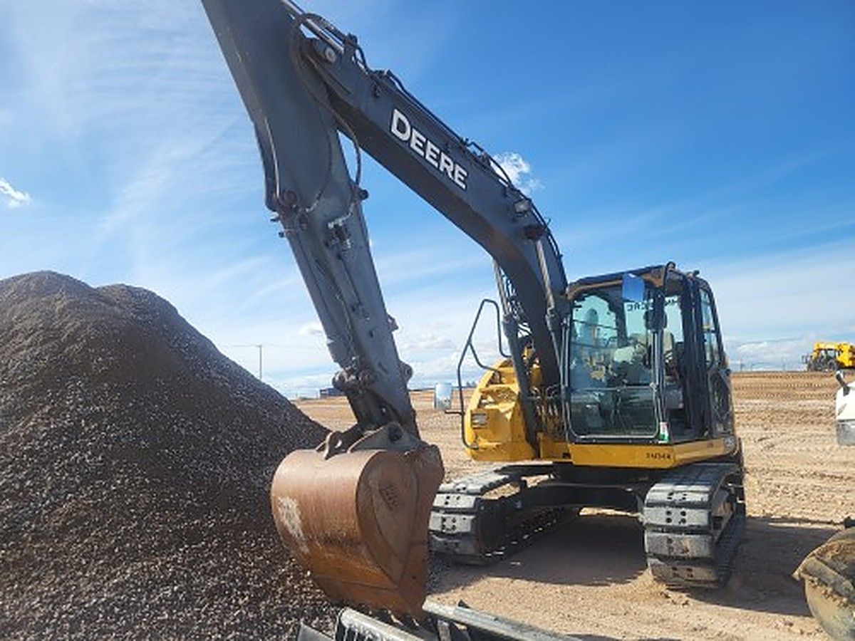 JOHN DEERE 135G photo 7
