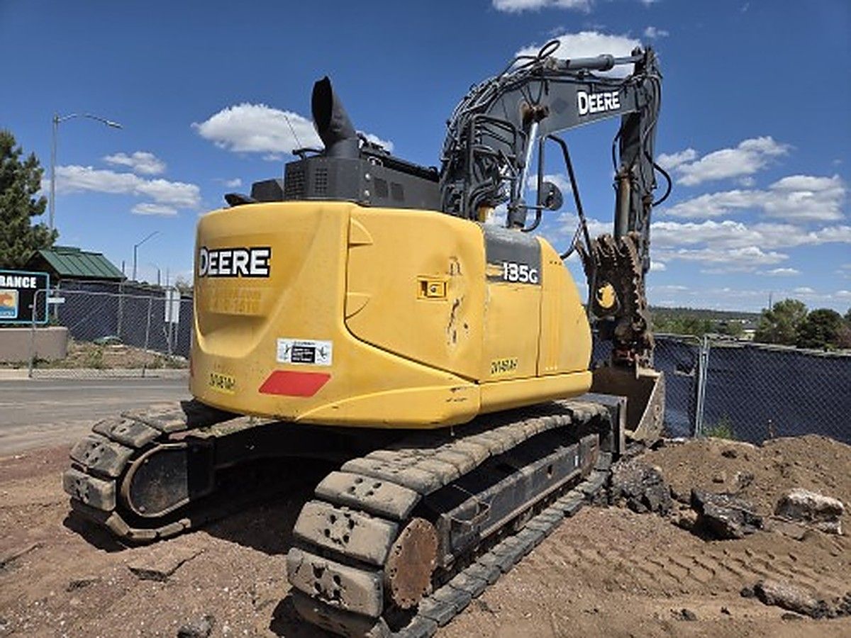JOHN DEERE 135G photo 10