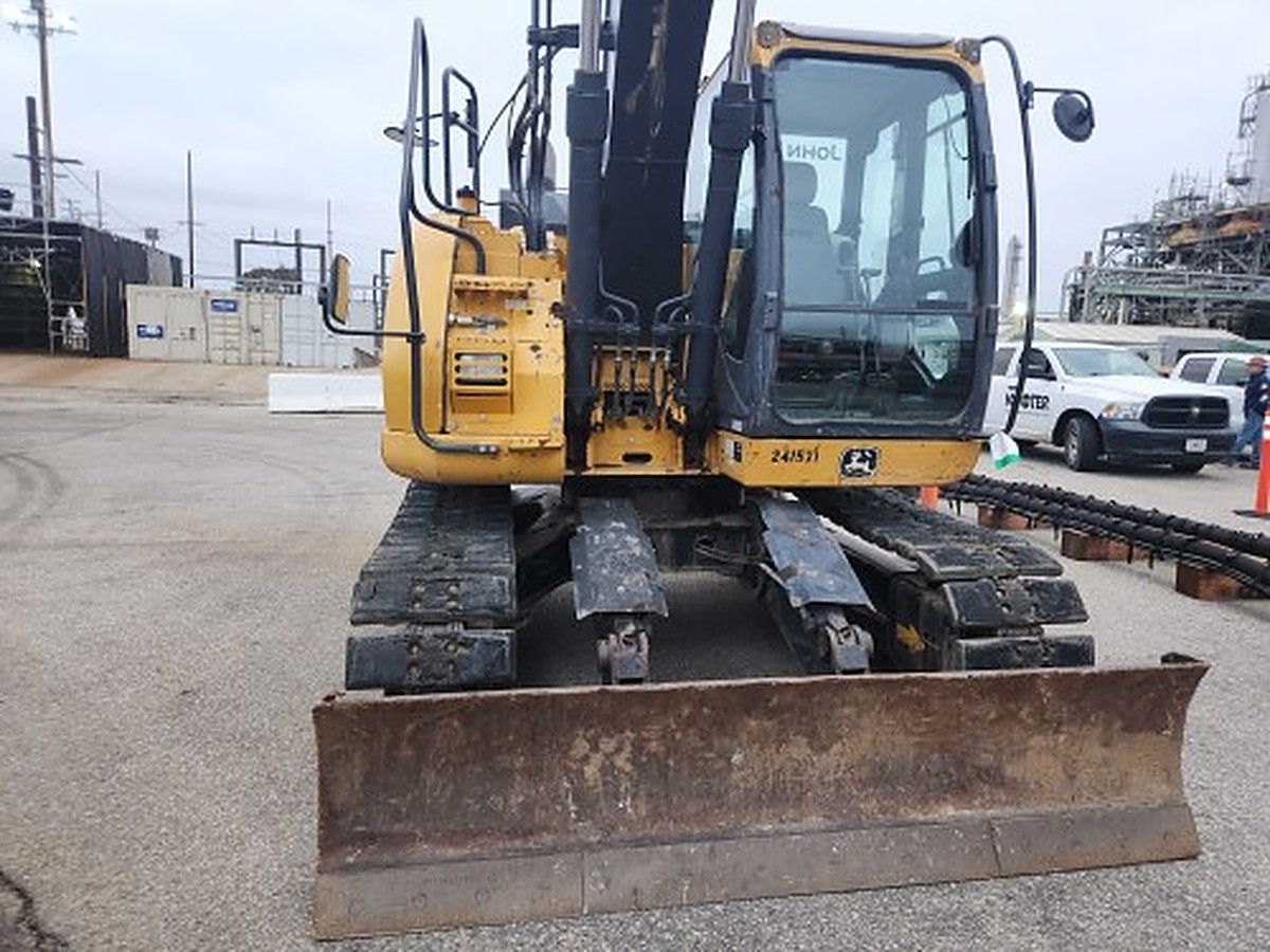 JOHN DEERE 135G photo 5