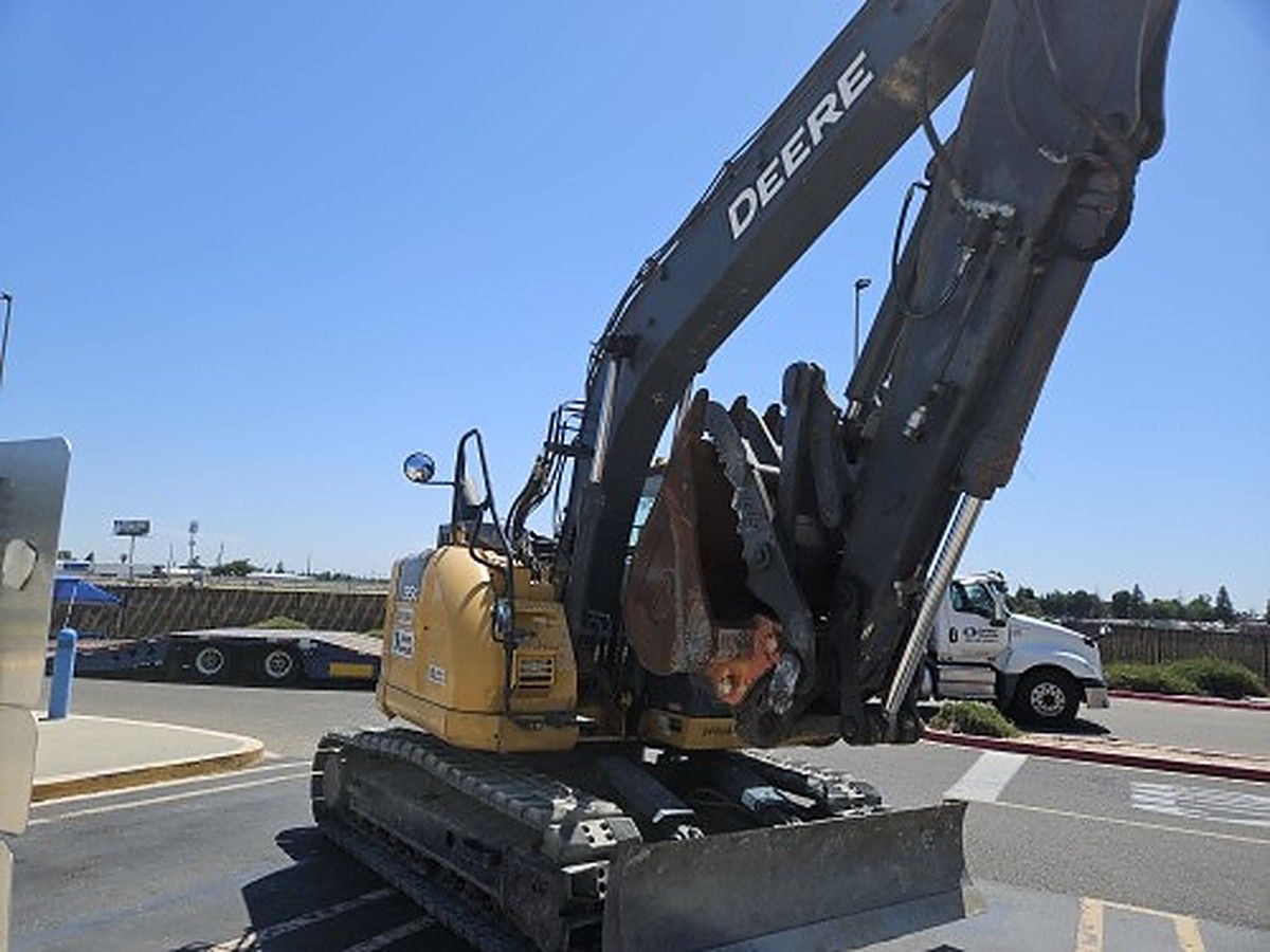JOHN DEERE 135G photo 4