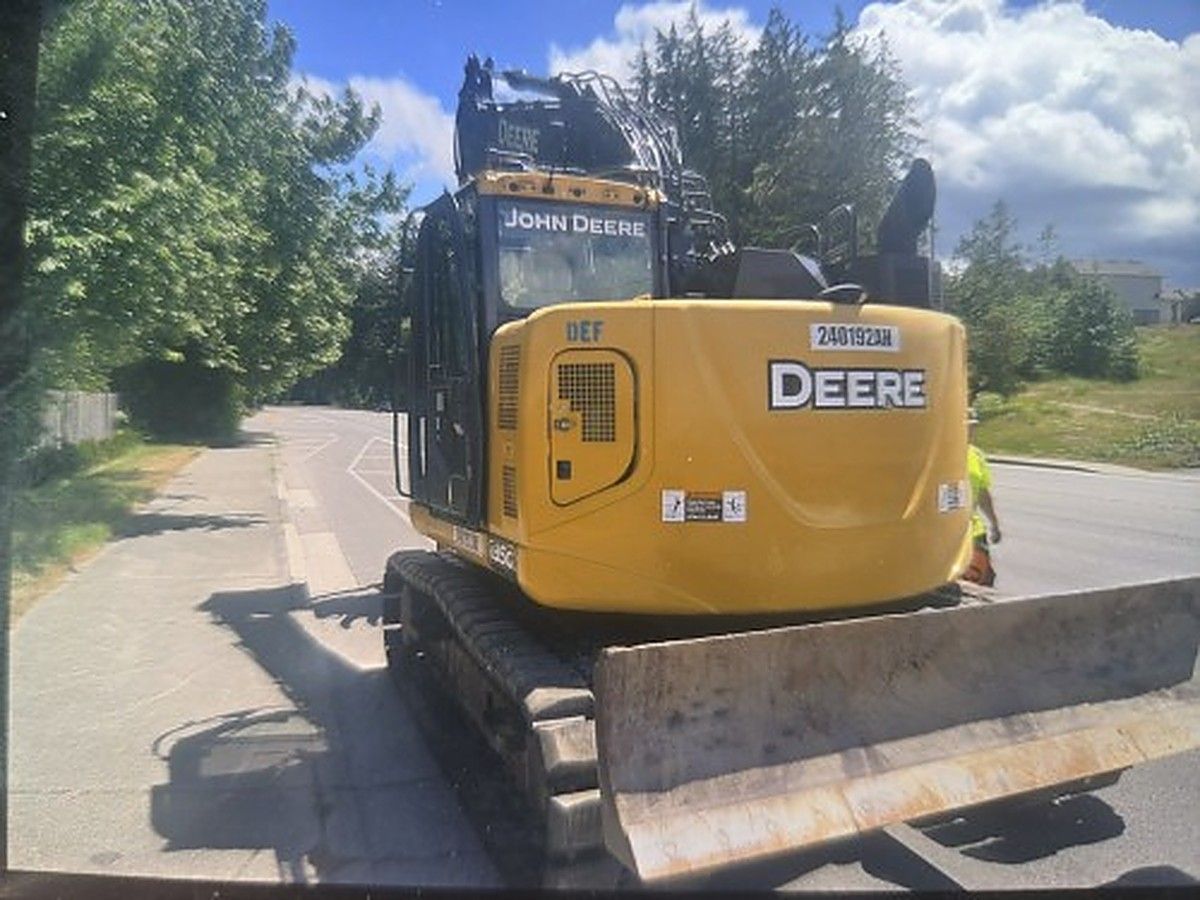 JOHN DEERE 135G photo 2