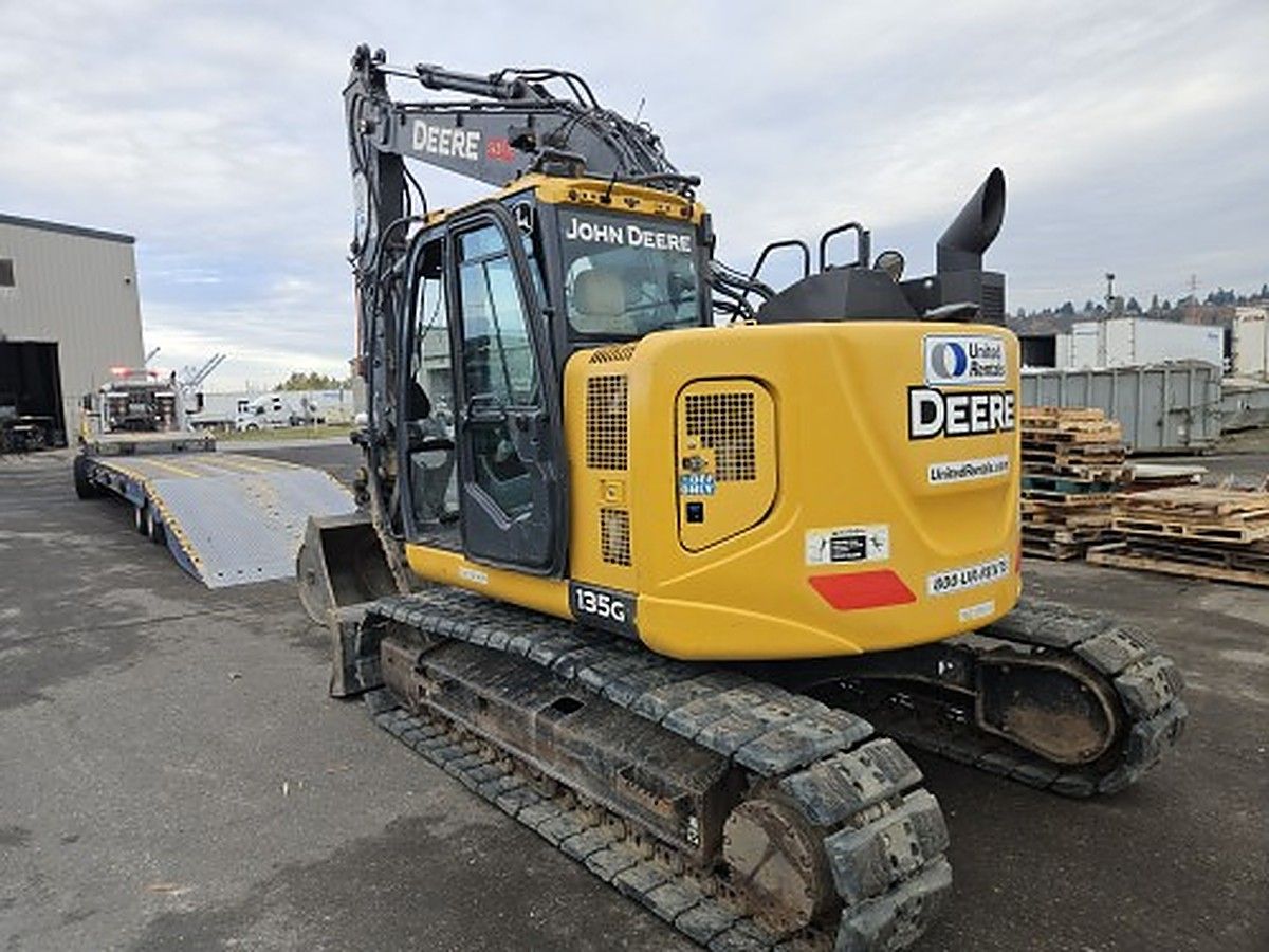 JOHN DEERE 135G photo 2