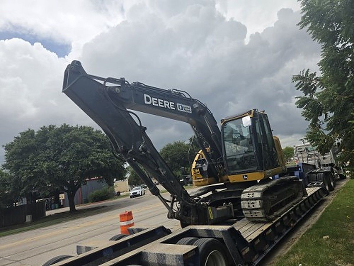 JOHN DEERE 135G photo 2