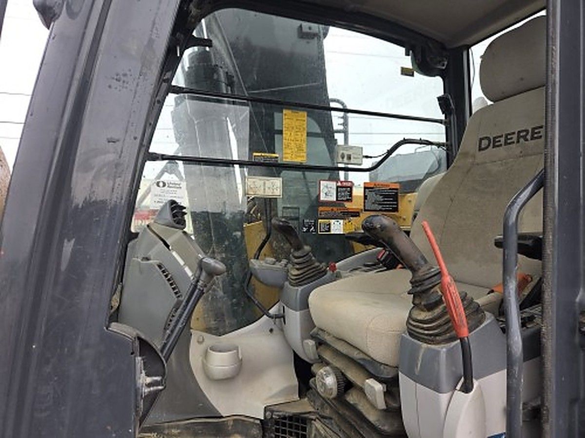 JOHN DEERE 135G photo 5