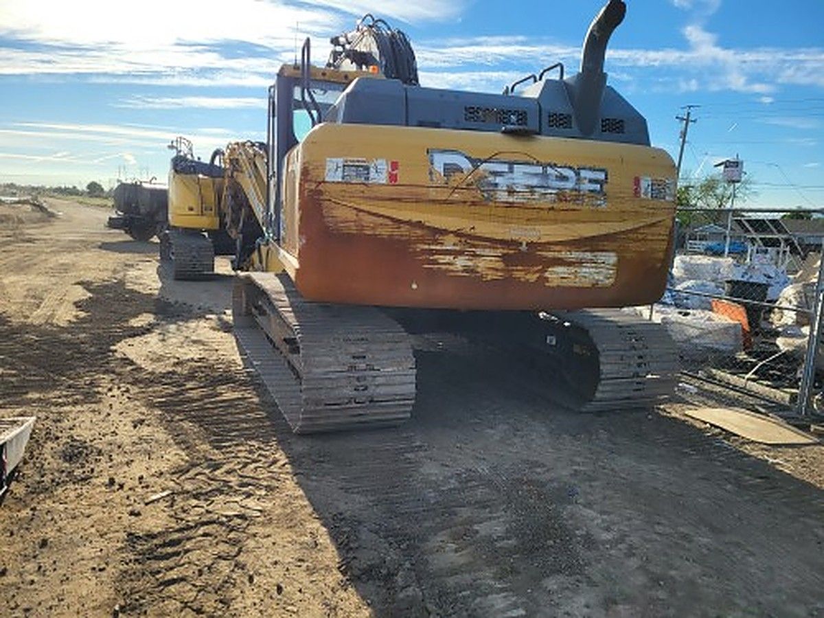 JOHN DEERE 210G LC photo 2