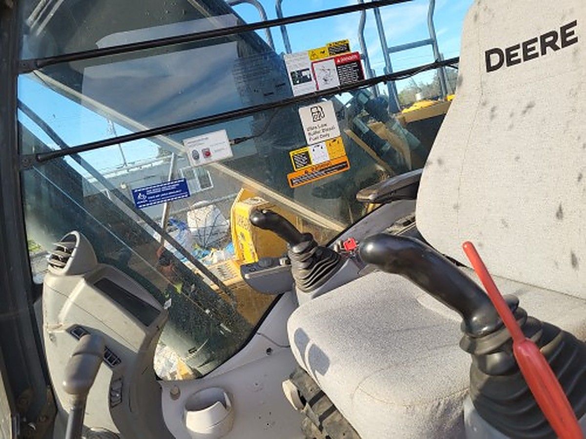 JOHN DEERE 210G LC photo 5