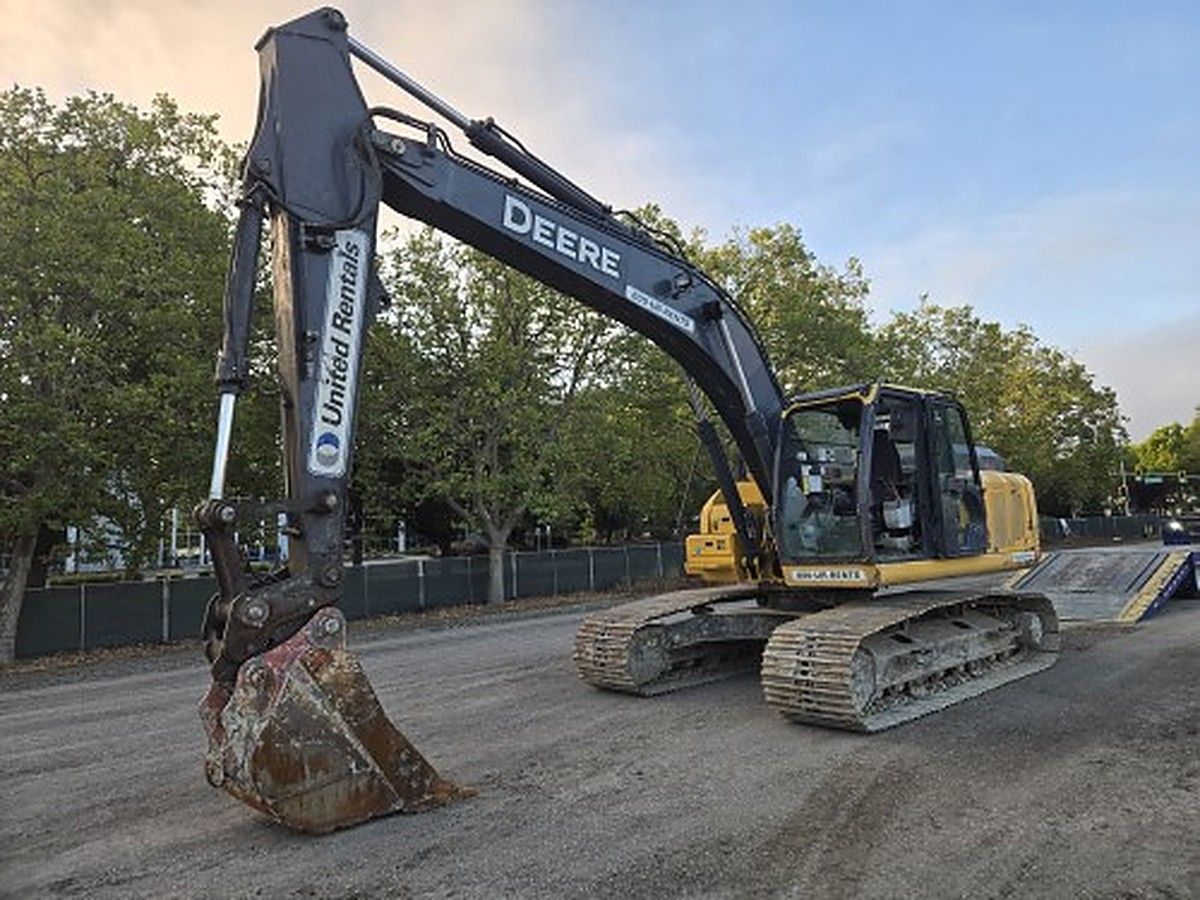 JOHN DEERE 210G LC photo 3