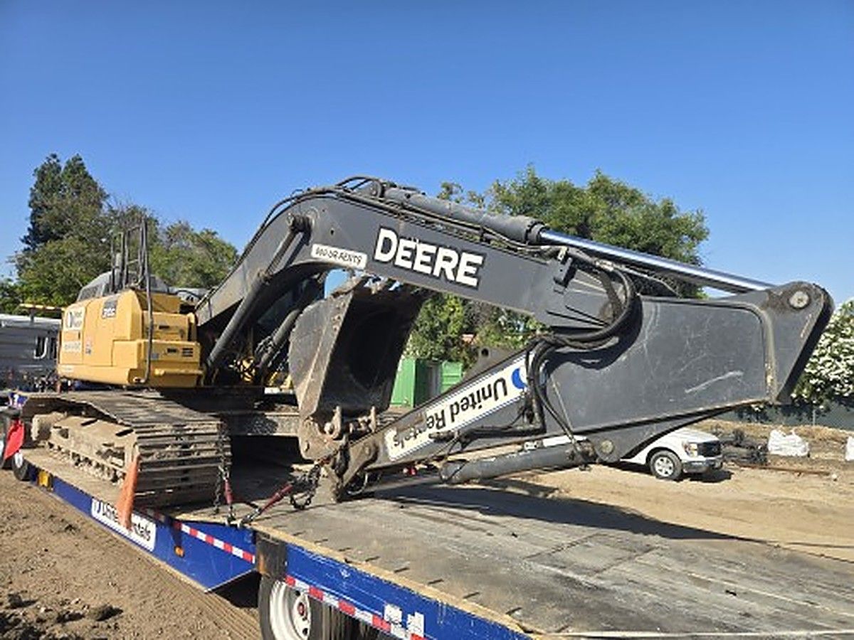 JOHN DEERE 210G LC photo 9