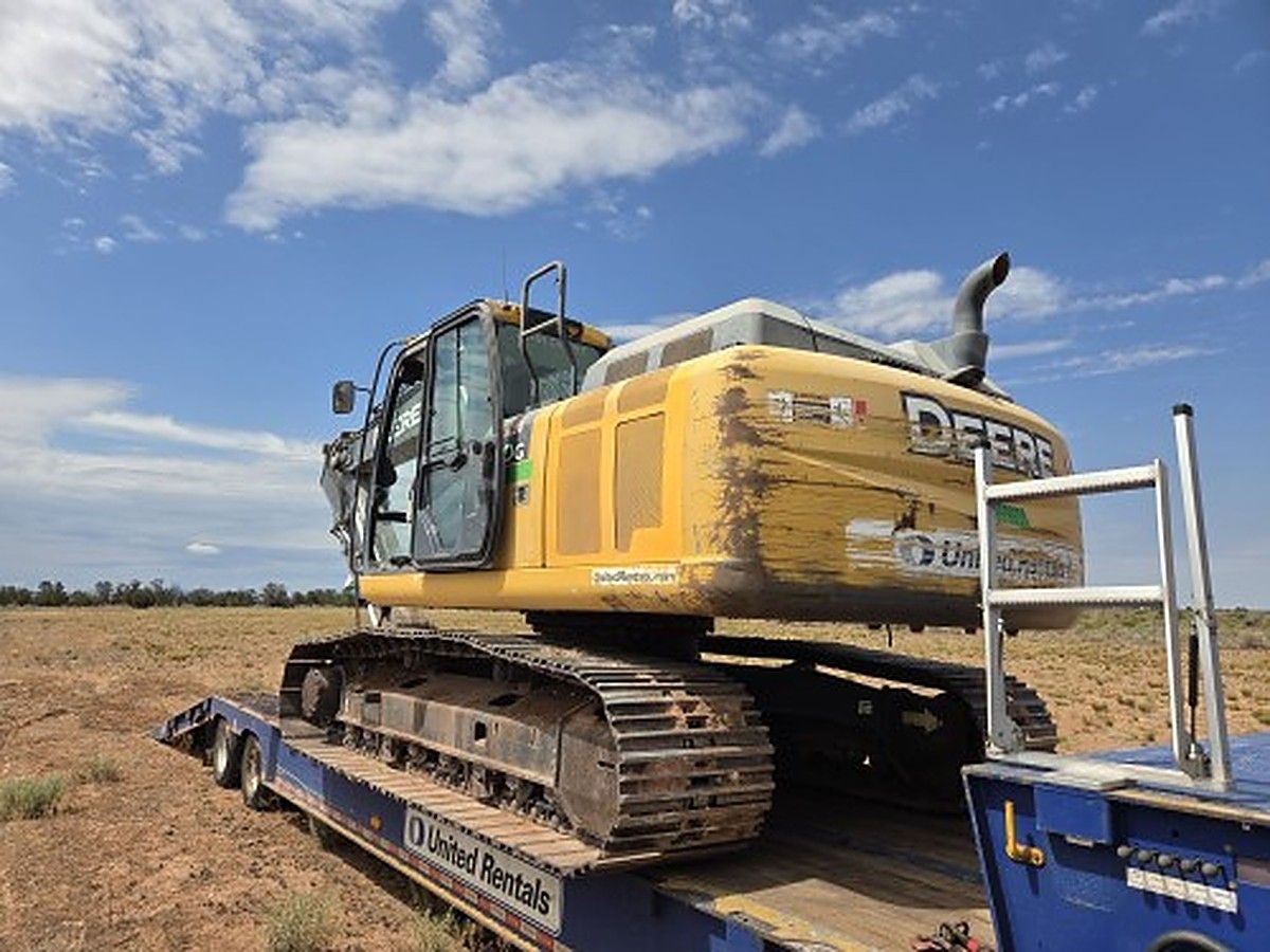 JOHN DEERE 210G LC photo 3
