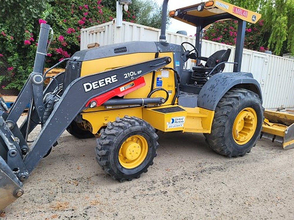 JOHN DEERE 210L EP photo 4