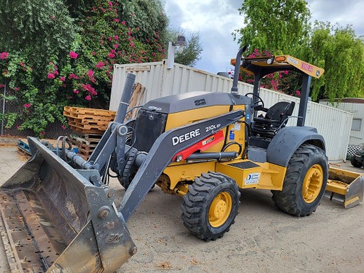 JOHN DEERE 210L EP photo 5