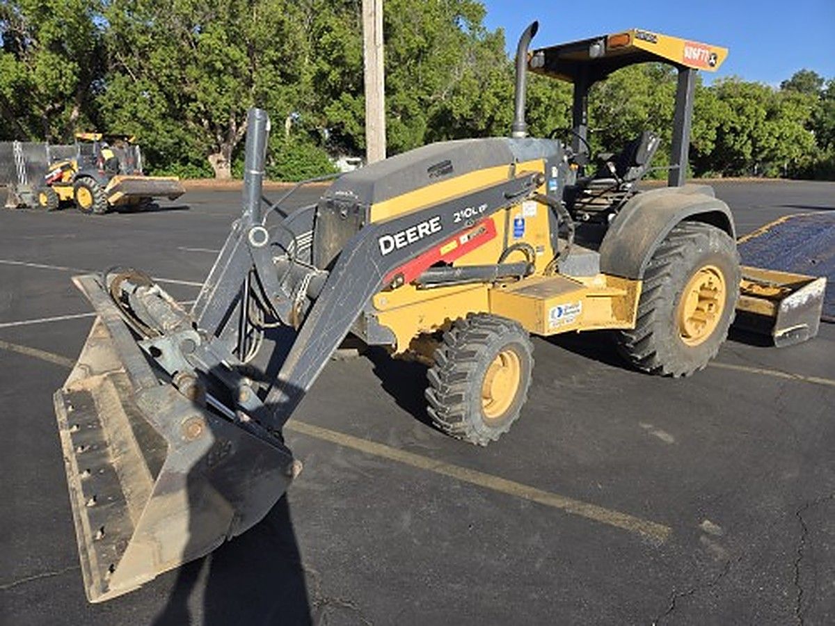 JOHN DEERE 210L EP photo 10