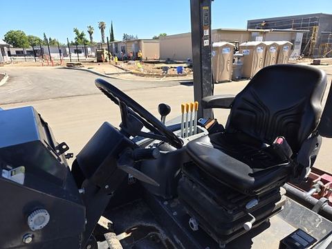 2019 JOHN DEERE 210L EP Loader Landscaper 4Wd