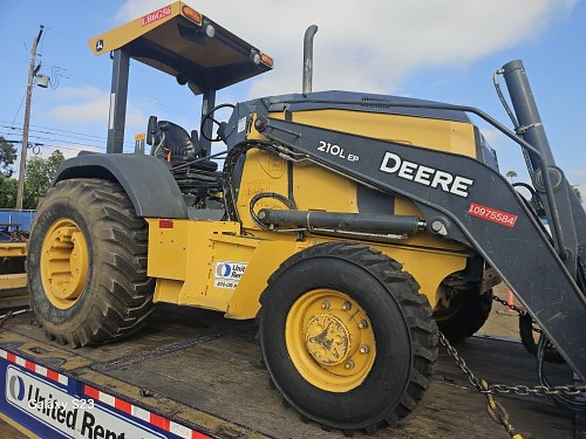JOHN DEERE 210L EP photo 4