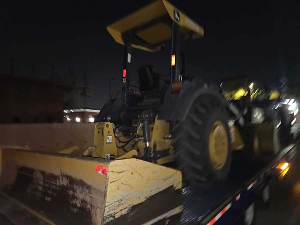 JOHN DEERE 210L EP photo 4