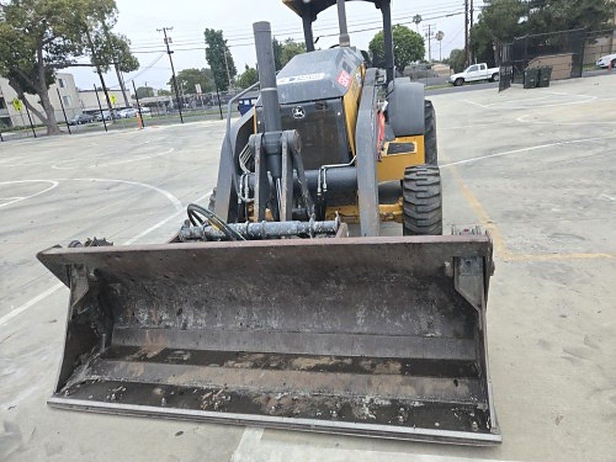 JOHN DEERE 210L EP photo 5