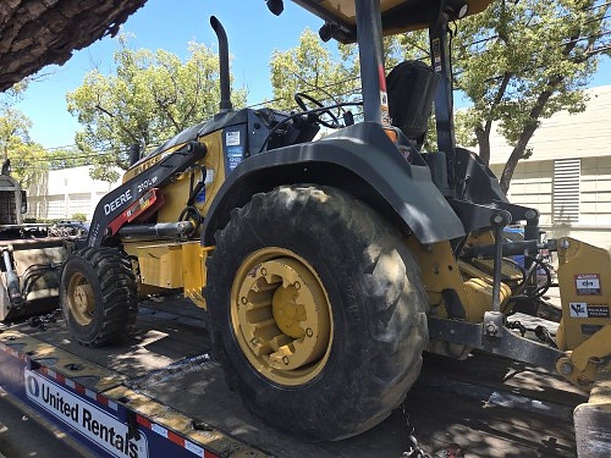 JOHN DEERE 210L EP photo 6