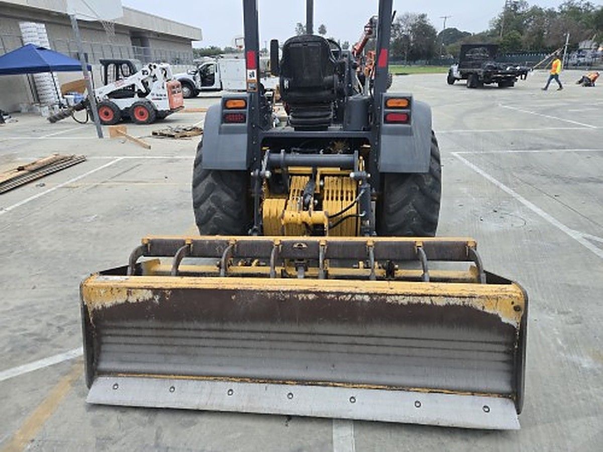 JOHN DEERE 210L EP photo 8