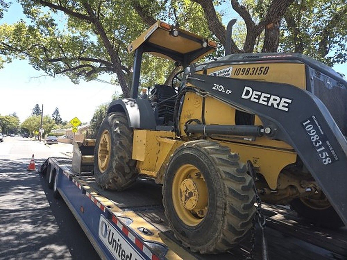 JOHN DEERE 210L EP photo 9