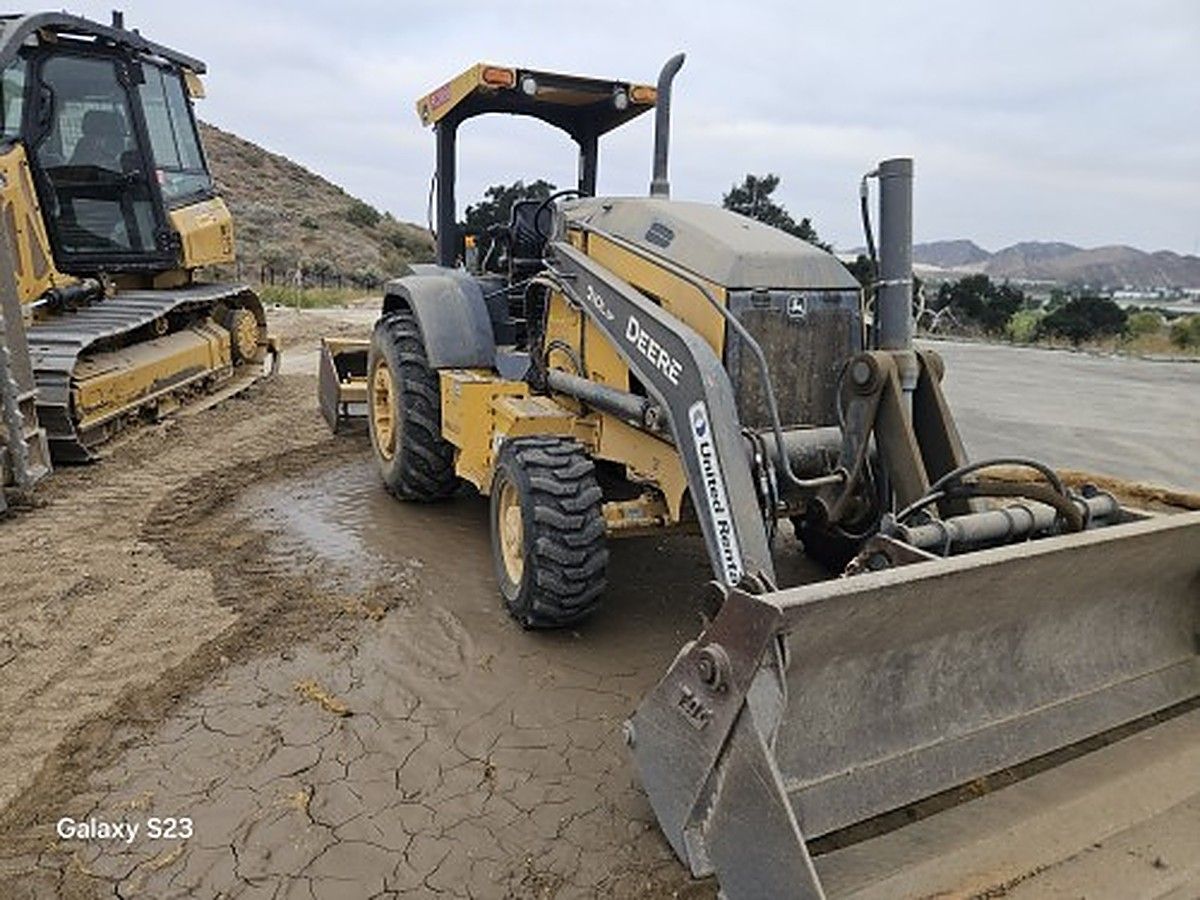 JOHN DEERE 210L EP photo 3