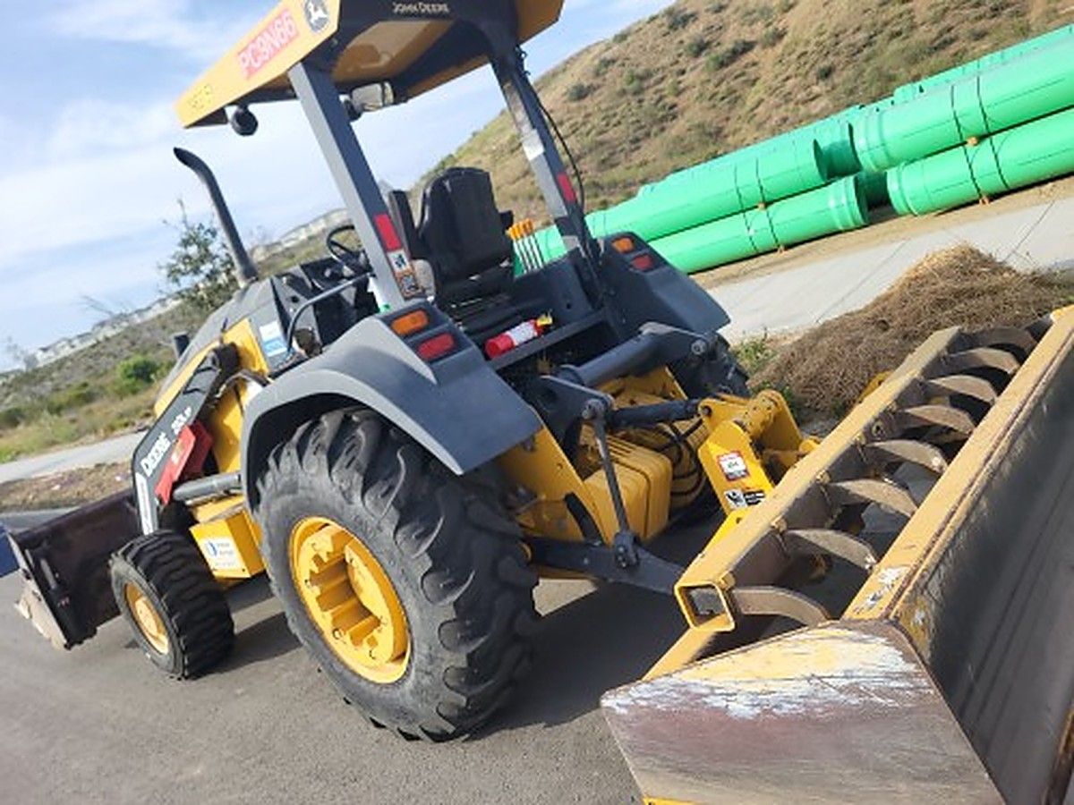 JOHN DEERE 210L EP photo 6