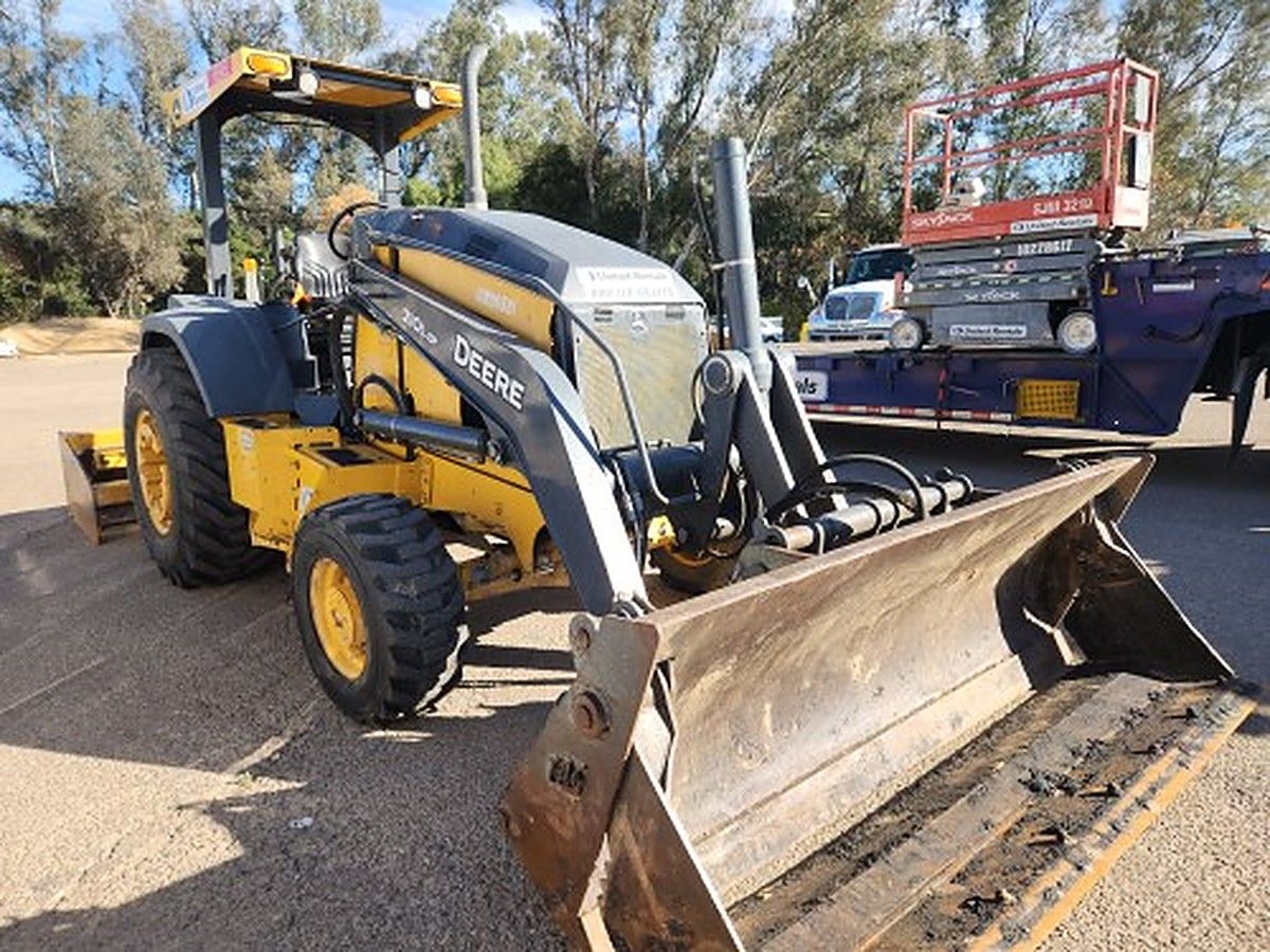 JOHN DEERE 210L EP photo 4