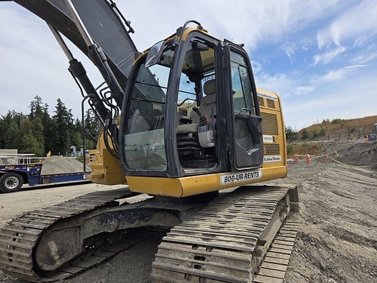 JOHN DEERE 245G LC photo 4