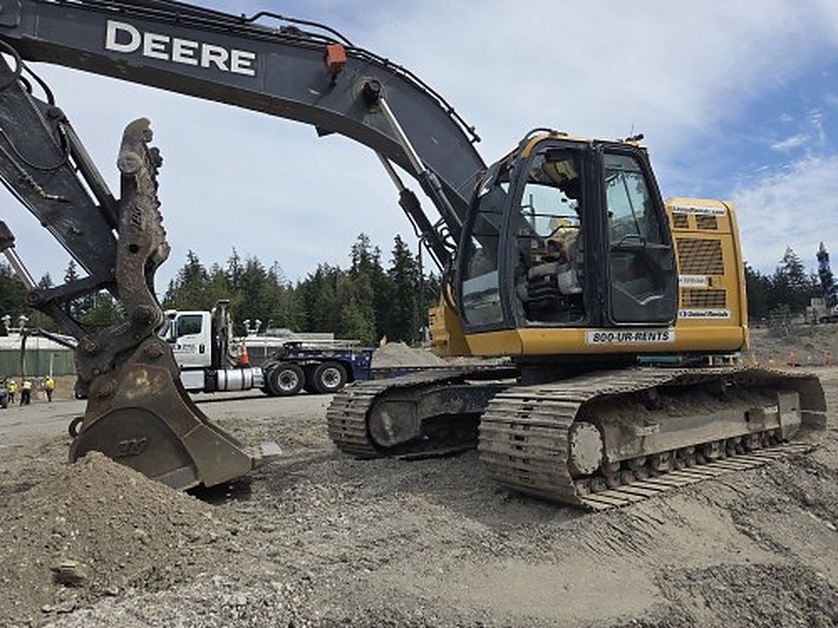 JOHN DEERE 245G LC photo 5