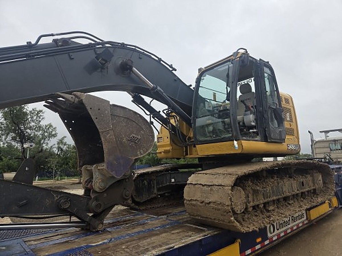 JOHN DEERE 245G LC photo 2