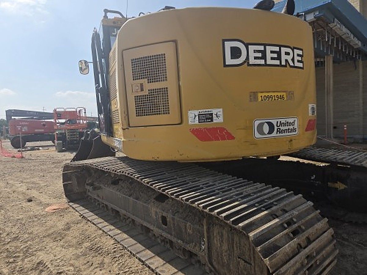 JOHN DEERE 245G LC photo 7