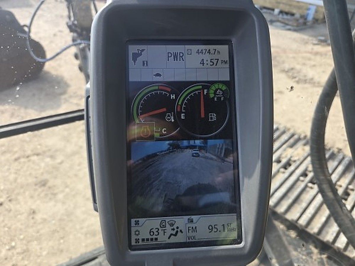 JOHN DEERE 245G LC photo 10