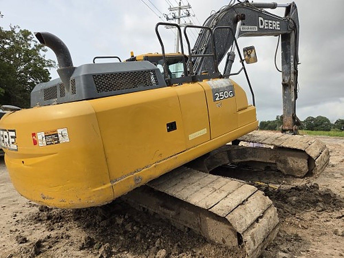 JOHN DEERE 250G photo 2
