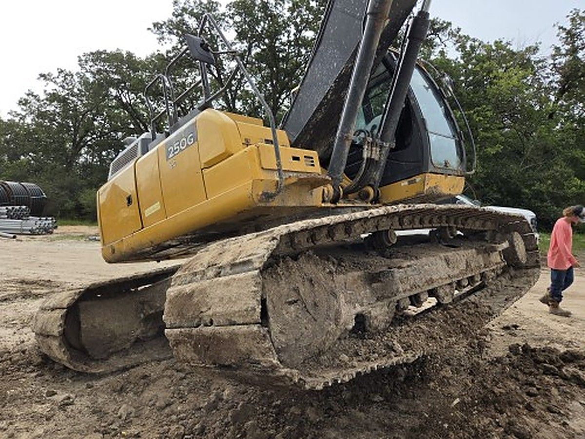 JOHN DEERE 250G photo 11